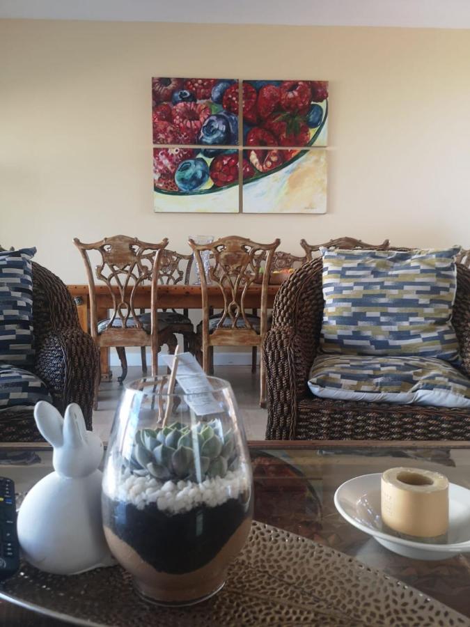 מוסל ביי Point Village Guest House מראה חיצוני תמונה