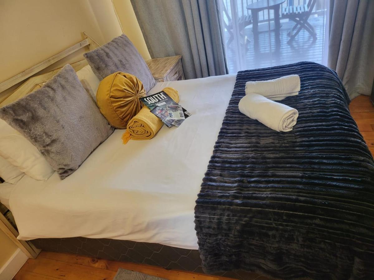 מוסל ביי Point Village Guest House מראה חיצוני תמונה
