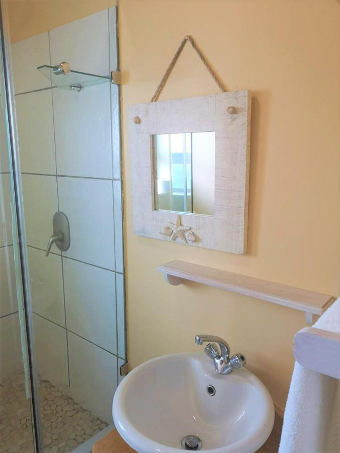מוסל ביי Point Village Guest House מראה חיצוני תמונה