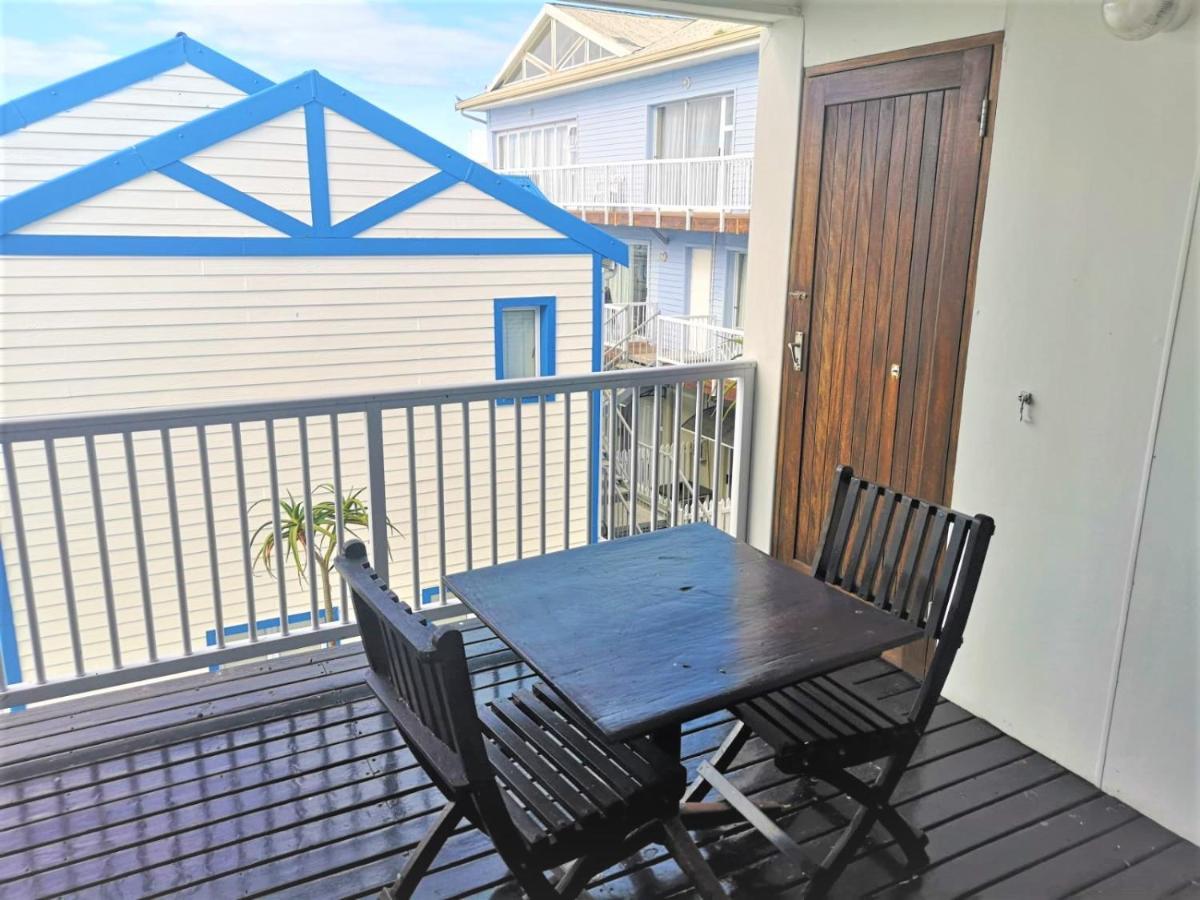 מוסל ביי Point Village Guest House מראה חיצוני תמונה