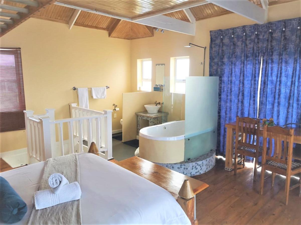 מוסל ביי Point Village Guest House מראה חיצוני תמונה