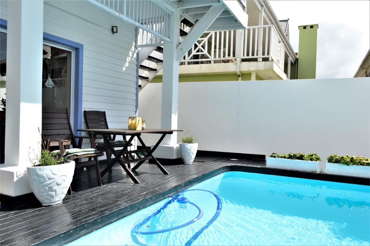 מוסל ביי Point Village Guest House מראה חיצוני תמונה