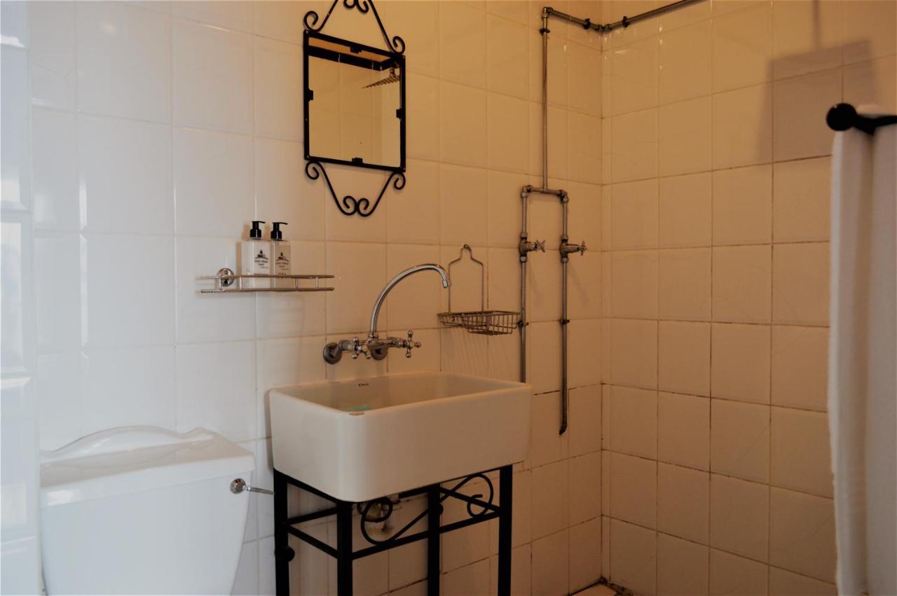 מוסל ביי Point Village Guest House מראה חיצוני תמונה