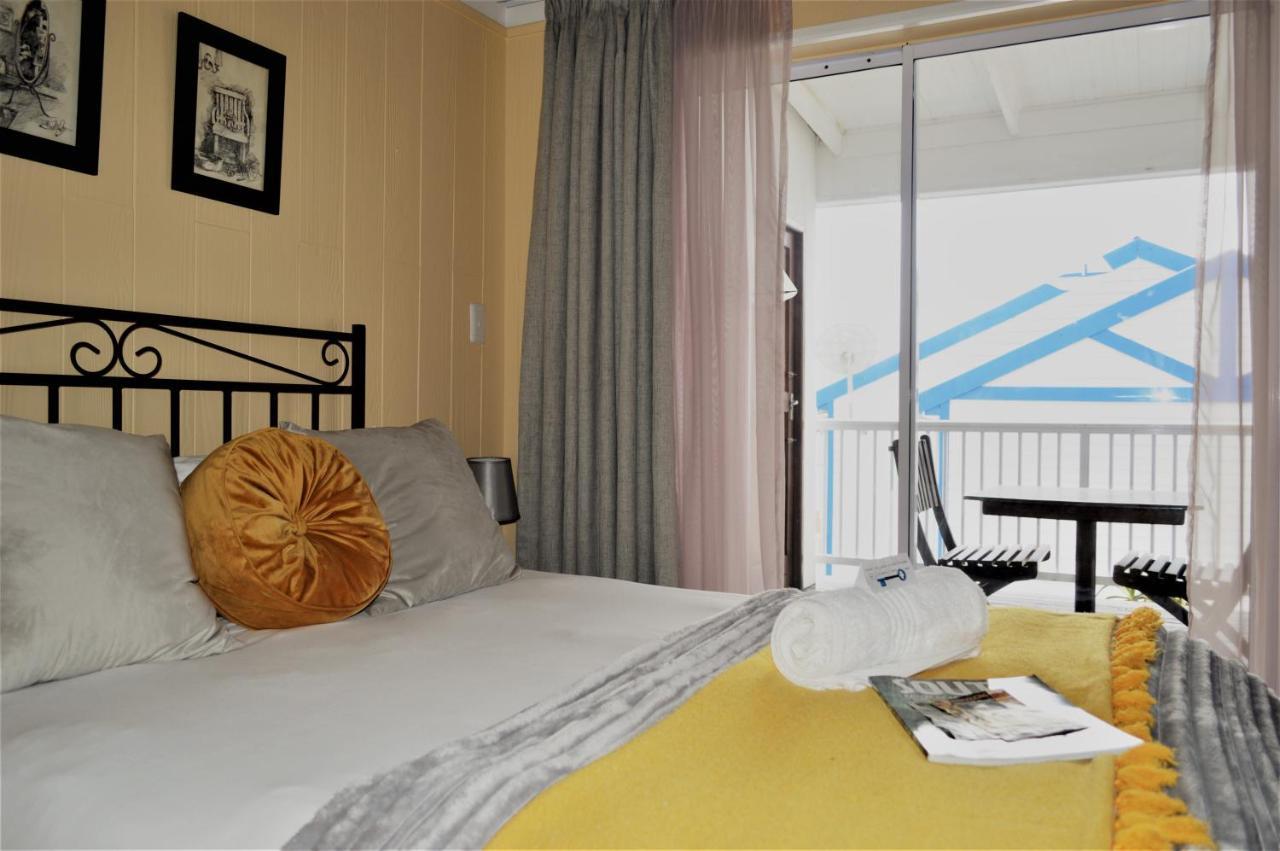 מוסל ביי Point Village Guest House מראה חיצוני תמונה